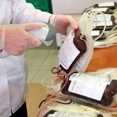 Centra krwiodawstwa apelują o oddawanie krwi