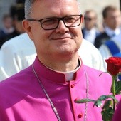 Bp Śmigiel o małżeństwach, rozwodach i żyjących w "związkach"