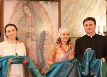 Pięciolinia z kwiatów i płaszcz z gwiazdami