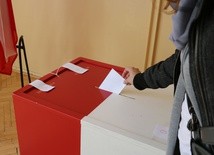 PKW: Przeprowadzenie wyborów 10 maja niemożliwe z przyczyn prawnych i organizacyjnych