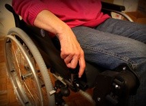 Rząd przyjął projekt podwyższający rentę socjalną dla osób niepełnosprawnych