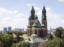 1025. Muzyka katedr