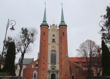 Gdańsk bez Mszy św. i procesji na cmentarzach w uroczystość Wszystkich Świętych