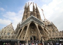 Barcelona: Sagrada Familia dostała... oficjalne pozwolenie na budowę. Po 137 latach!