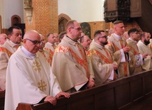 Msza Krzyżma w katedrze elbląskiej cz. 1 