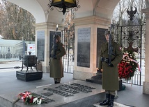 Grób Nieznanego Żołnierza ma 100 lat