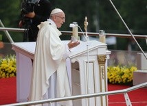Papież Franciszek głosi kazanie na szczycie Jasnej Góry