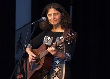 Antonina Krzysztoń zaśpiewa w Krzyżanowie