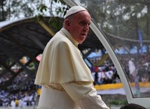 Papież potępia wykorzystywanie migrantów do celów politycznych