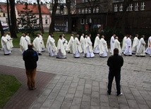 Potrzeba nowych księży