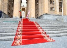 Gruzja jest pięć minut od dyktatury