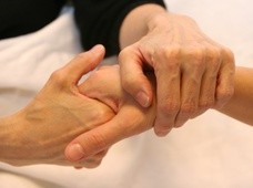 Jak opiekować się osobą w chorobie i niepełnosprawności