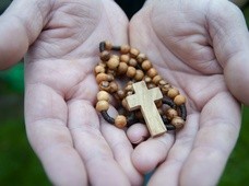 Arcybiskup Moskwy prosi katolików w Rosji o modlitwę o pokój na Ukrainie