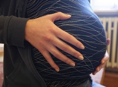 Czechy: 12-letnia dziewczynka urodziła zdrowe dziecko