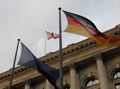 Świat wokół nas płonie, to nie czas na "Germany First"