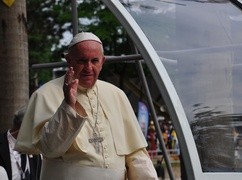 Papież: Słowo może sprawić, że nie będziemy się czuć osamotnieni w bólu