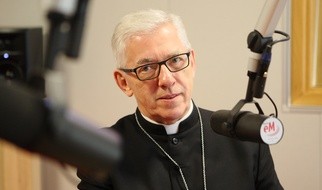 Abp Wiktor Skworc: Misją Kościoła jest zachęcanie do udziału w wyborach