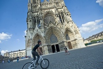 Zagrożeniem dla wolności religijnej jest opinia publiczna