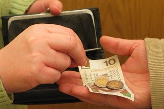 Zajączkowska-Hernik: będziemy stać w obronie złotego i obrotu gotówkowego