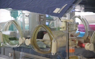 Zakażonemu koronawirusem noworodkowi nie grozi już niebezpieczeństwo