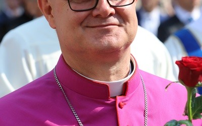 Bp Śmigiel o małżeństwach, rozwodach i żyjących w "związkach"