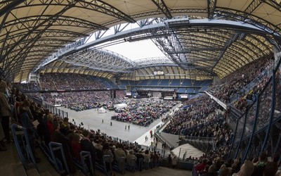 Praktyki religijne w Polsce idą w górę