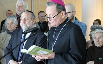 Bp Markowski: Dialog Kościoła z judaizmem nie jest czystym dialogiem międzyreligijnym