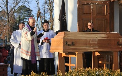 Czermno. Pogrzeb ks. Tadeusza Żerdziewskiego