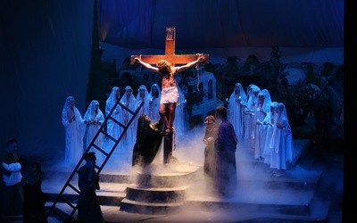 Bądź aniołem dla Jezusa. „Rozważanie męki Pańskiej powinno przemieniać życie”