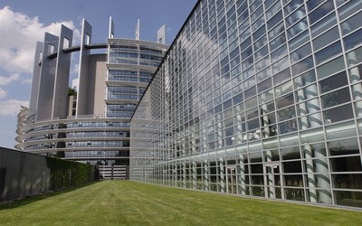 31 sierpnia komisja PE ma debatować z Timmermansem nt. praworządności w Polsce