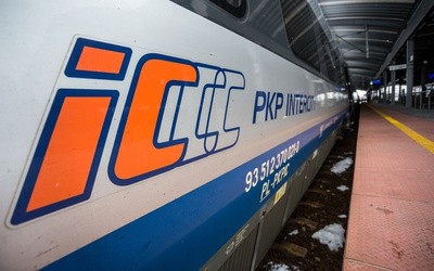PKP Intercity: z soboty na niedzielę z związku ze zmiana czasu 13 pociągów stanie na godzinę