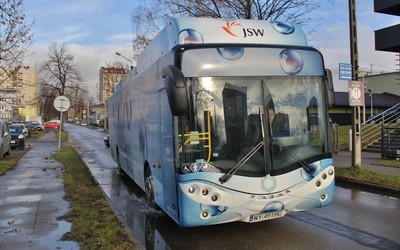 Rok 2028. Autobus napędzany wodorem na ulicach Katowic