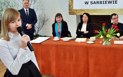 Dniom Sarbiewskiego towarzyszył gminny konkurs recytatorski oraz krasomówczy w Szkole Podstawowej w Sarbiewie
