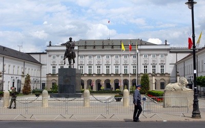 Kilkaset osób zaproszonych do Pałacu Prezydenckiego z okazji 40-lecia KOR-u