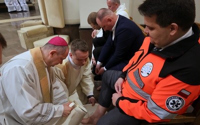 Bp Olszowski: Eucharystia daje siły do służby, do bezinteresowności