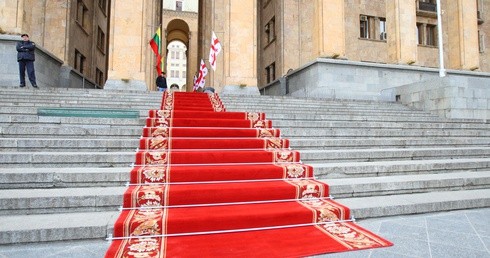 Gruzja jest pięć minut od dyktatury