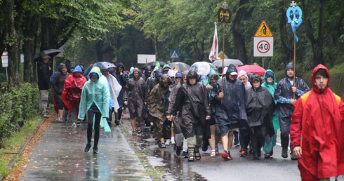 Bp Milewski do pielgrzymów: Idźcie, bo dziś potrzeba cudu przemiany!