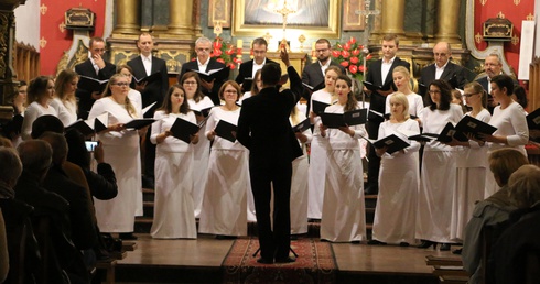 Ciechanów. Koncert maryjny i śpiewy pełne Ducha