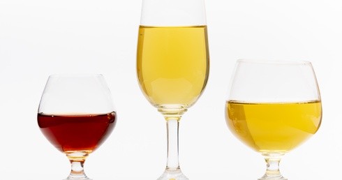 Już co czwarty Polak zrezygnował z zakupu alkoholu na święta. Powody? Finansowe i zdrowotne