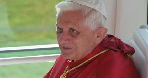 Peter Seewald: Benedykt XVI cierpi z powodu stanu Kościoła