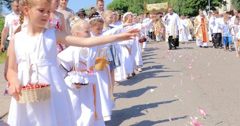 Do człowieka wychodzimy z Bogiem