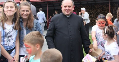 Do przyparafialnych organizacji należy w Polsce 2,5 mln osób