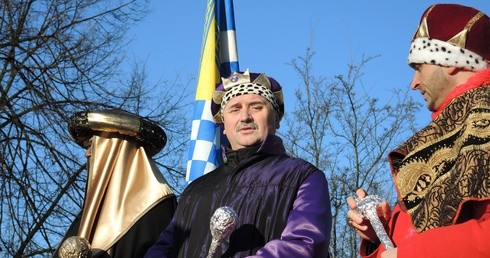 Bogdan Ruszkowski - burmistrz Nasielska (w środku), wcielił się w postać jednego z mędrców