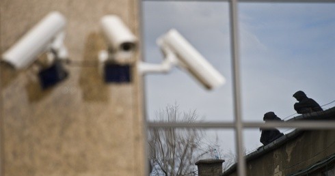 Brakuje jeszcze obowiązkowych kamer w mieszkaniach i skanowania ludzkich myśli...