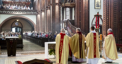 Bp Jan Kopiec: Rodzina jest początkiem każdego szczęścia