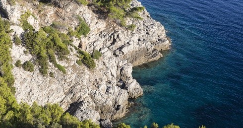 Włochy luzują restrykcje: kto mieszka nad morzem, może się w nim wykąpać