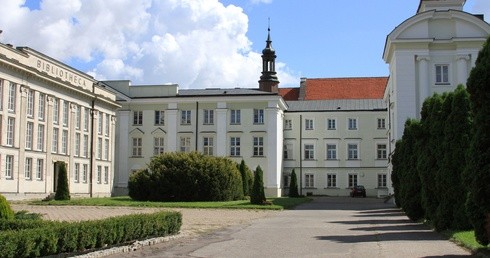 Wyższe Seminarium Duchowne w Płocku od 150 lat mieści się w rozbudowanych gmachach poreformackich przy kościele św. Jana Chrzciciela