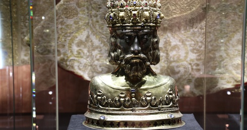 Relikwiarz patrona Płocka można na co dzień oglądać w skarbcu Muzeum Diecezjalnego na Tumskim Wzgórzu.