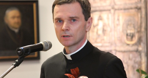 - Bardzo jestem wzruszony i przejęty tym, co się stało - mówił biskup nominat Mirosław Milewski