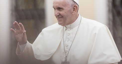 Franciszek w książce o Janie Pawle II: Celibat to łaska, nie ograniczenie